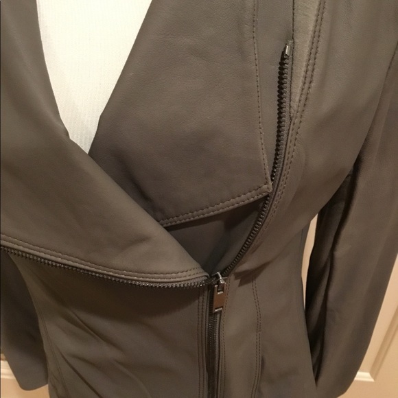 PURE DKNY MOTO LEATHER JACKET NWT SZ S ORIG $895!!! - Picture 4 of 10